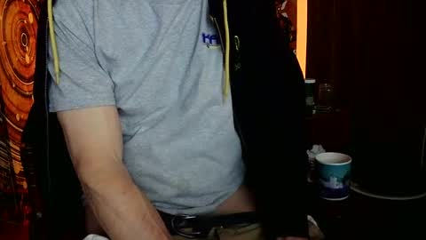 Snapshot of fellatioauto chatting on February 15, 9:49 am hungnsexy online show from February 15, 9:49 am