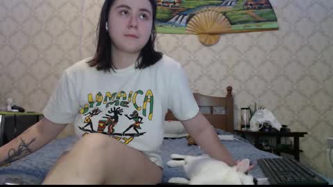 Snapshot of felvivalkitty chatting on January 3, 11:33 pm Seva online show from January 3, 11:33 pm