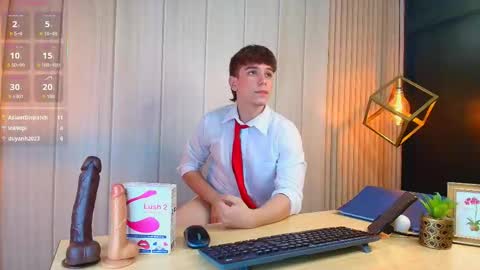 Femboy Max online show from October 6, 1:29 pm