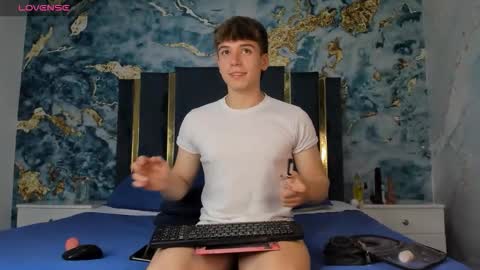Femboy Max online show from November 29, 11:51 am