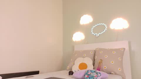 FERNANDA BROWN  online show from February 14, 8:33 pm