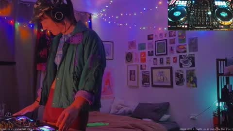 Fern next stream 430pm Monday PST online show from September 19, 12:09 pm