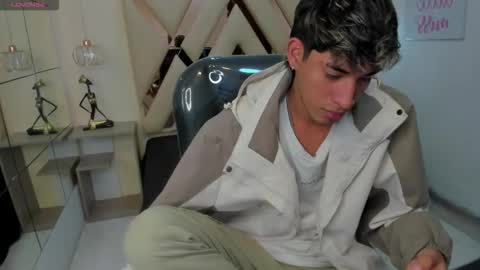 FER PHOENIX online show from October 15, 3:54 am