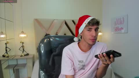 FER PHOENIX online show from December 5, 4:12 am