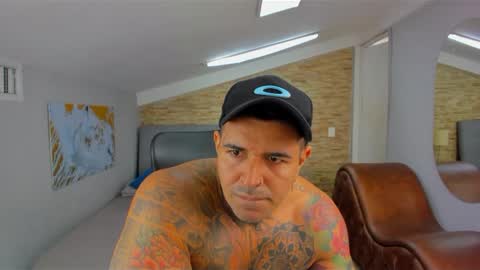 Kamilo online show from December 21, 1:53 pm