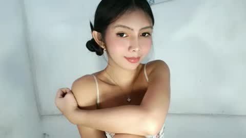 feyaaa online show from April 21, 2:51 am