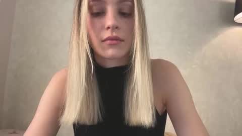 Lisa online show from November 15, 6:15 am