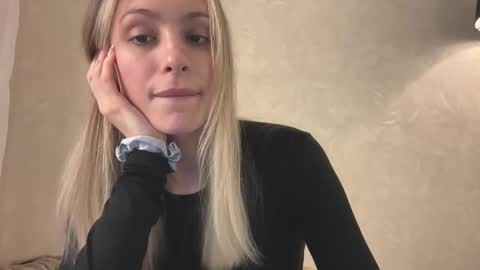 Lisa online show from December 2, 8:45 am