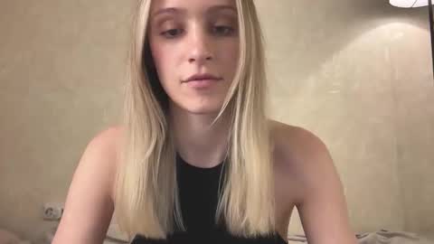 Lisa online show from December 17, 11:39 am