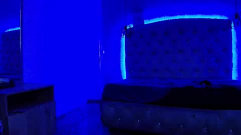   online show from October 15, 8:20 pm