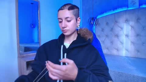   online show from November 25, 12:04 pm