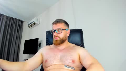 FindomGuyXXX online show from April 16, 8:09 pm