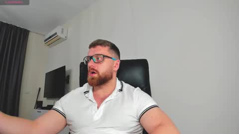 FindomGuyXXX online show from February 11, 8:01 pm