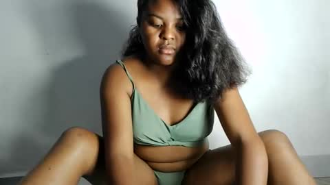 fiona_00 online show from April 14, 8:06 am