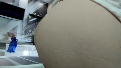 firstmaja online show from April 22, 7:54 pm