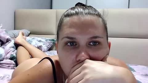 Snapshot of firststarsara chatting on September 22, 6:45 pm Sara online show from September 22, 6:45 pm