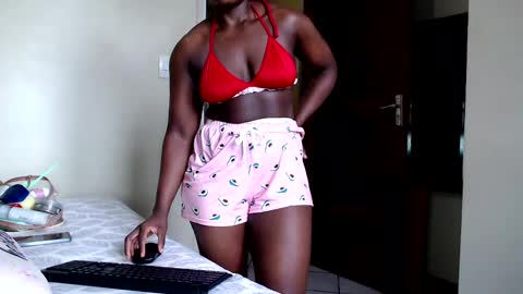 fitblair66_ online show from February 17, 3:00 pm