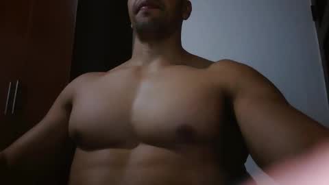 fitchestabs_69 online show from April 19, 8:44 pm