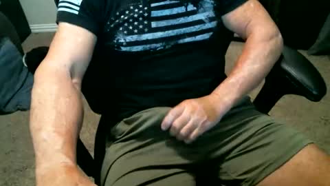 fitguy40 online show from February 6, 4:27 am