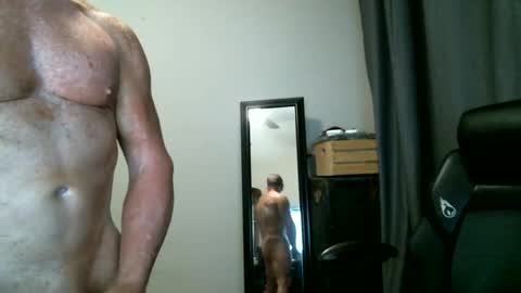 fitguy40 online show from January 9, 10:37 pm