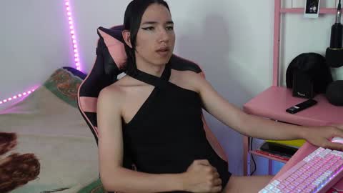 Snapshot of flaream_angel chatting on December 2, 5:10 pm Alexa online show from December 2, 5:10 pm