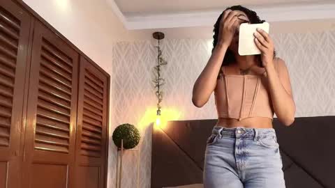 Flavia online show from November 11, 8:00 pm