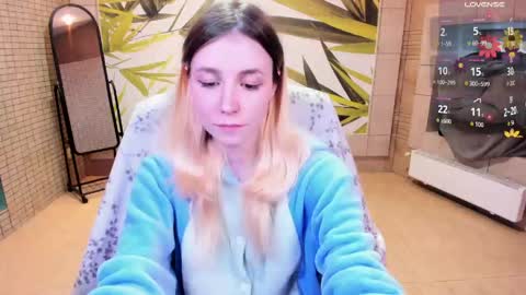 FlexiMona online show from April 12, 9:57 am