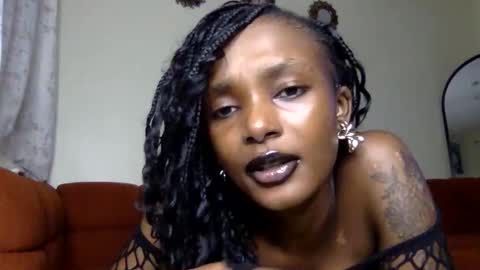 sheery online show from February 25, 7:39 pm