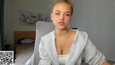 Mona online show from July 22, 1:41 am