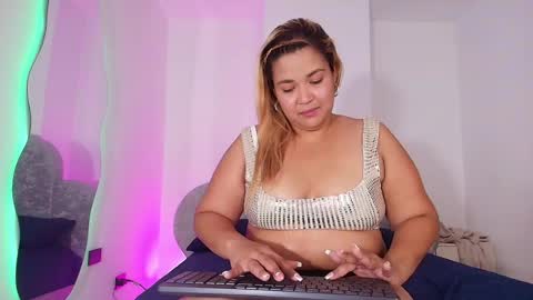 Flordecayena  online show from April 15, 4:16 am