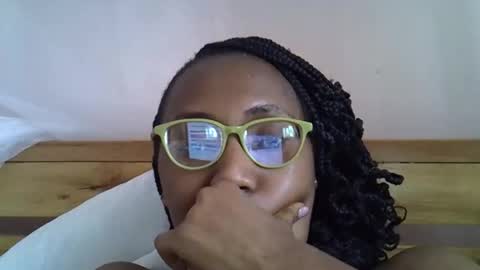 Snapshot of florish_ chatting on October 1, 7:29 am florish_ online show from October 1, 7:29 am