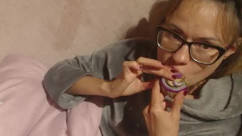 say meow and send tip  online show from October 1, 12:59 pm