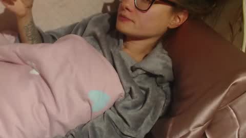 say meow and send tip  online show from September 27, 7:11 pm