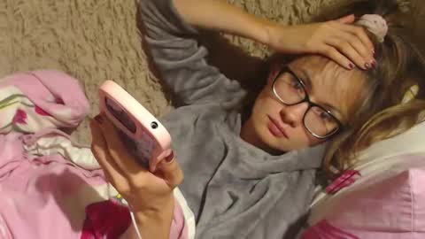 say meow and send tip  online show from September 22, 5:50 pm