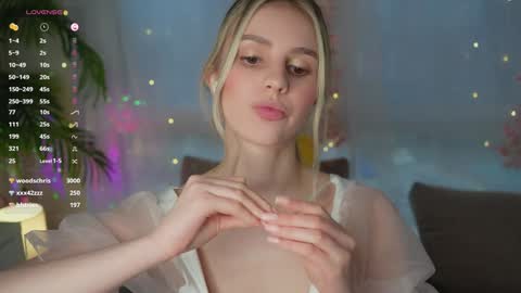 Adeline online show from January 29, 12:13 pm