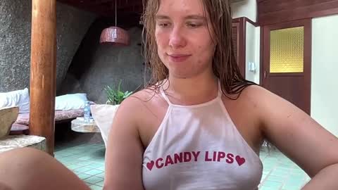 Snapshot of fluffy_bunnyxxx chatting on January 10, 5:58 am fluffy_bunnyxxx online show from January 10, 5:58 am
