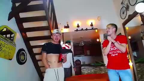 flyckers online show from October 10, 3:18 pm