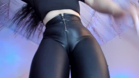 lia online show from October 5, 11:23 pm