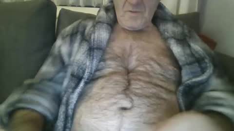 Snapshot of follador1001 chatting on January 9, 10:41 pm follador1001 online show from January 9, 10:41 pm