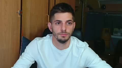 independent model online show from September 28, 5:22 pm