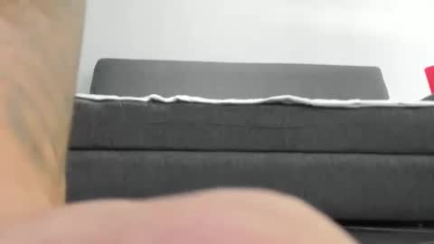 foot_master777 online show from September 12, 3:41 am