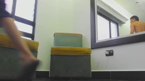 foot_master777 online show from March 6, 10:58 pm