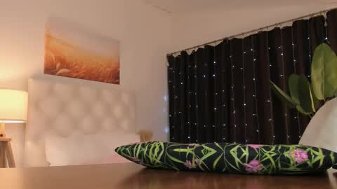 Molly online show from February 7, 5:05 pm