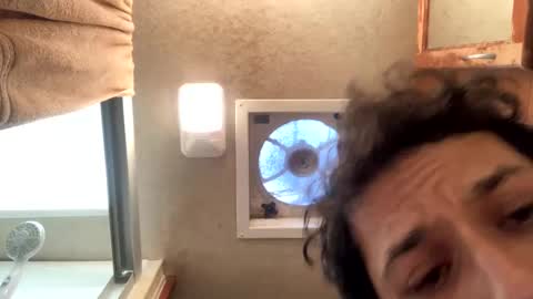 Snapshot of fordfocusz chatting on December 19, 10:21 pm fordfocusz online show from December 19, 10:21 pm