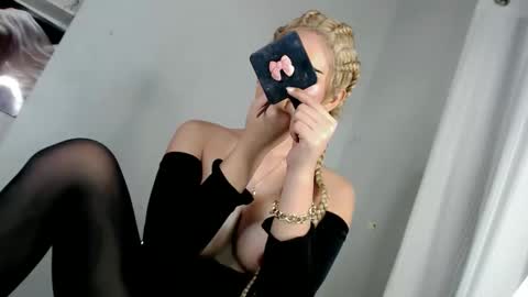 KHATRINA STACIE MARIE online show from October 30, 10:32 pm