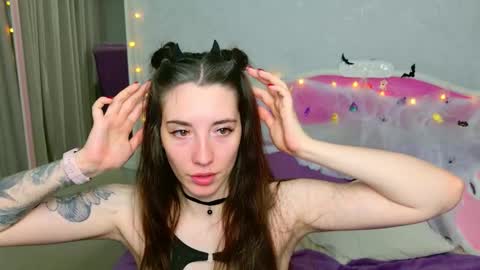 Lily online show from November 1, 1:50 am