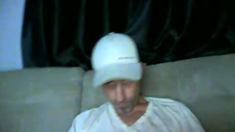 fouraide42 online show from March 31, 10:10 pm