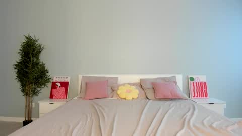 Kira online show from October 31, 2:45 am