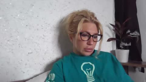 fox_red_lady7 online show from September 29, 8:24 am