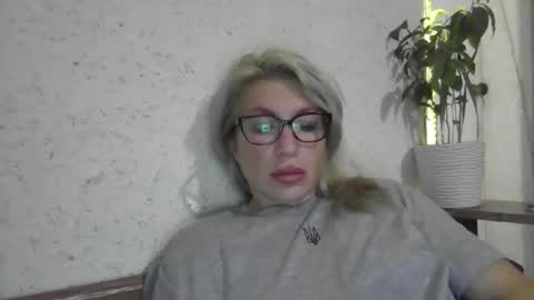 fox_red_lady7 online show from October 24, 7:14 pm